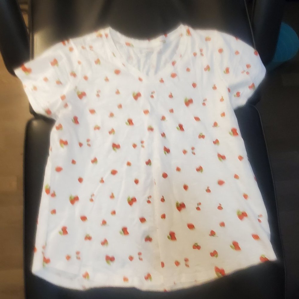 New Women's strawberry tee